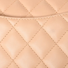 Load image into Gallery viewer, 極美品 CHANEL シャネル カンボンライン ボーリングバッグ ハンドバッグ A25171 ラムスキン 10番台 ベージュ ブラック ココマーク シルバー金具 中古 4a004384