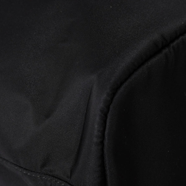 極美品 PRADA プラダ Re-Nylon 巾着型ポーチ 1NS369 トライアングルメタルプレート ミニバッグ クラッチバッグ ブラック シルバー金具 RFID 中古 4a004352