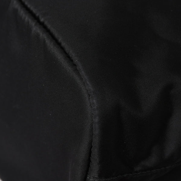 極美品 PRADA プラダ Re-Nylon 巾着型ポーチ 1NS369 トライアングルメタルプレート ミニバッグ クラッチバッグ ブラック シルバー金具 RFID 中古 4a004352