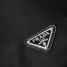 画像をギャラリービューアに読み込む, 極美品 PRADA プラダ Re-Nylon 巾着型ポーチ 1NS369 トライアングルメタルプレート ミニバッグ クラッチバッグ ブラック シルバー金具 RFID 中古 4a004352