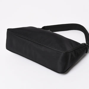 極美品 PRADA プラダ ホーボー ハンドバッグ MV515 トライアングルロゴ 三角ロゴプレート ナイロン ブラック 中古 4a004353