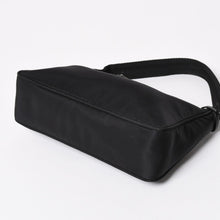 画像をギャラリービューアに読み込む, 極美品 PRADA プラダ ホーボー ハンドバッグ MV515 トライアングルロゴ 三角ロゴプレート ナイロン ブラック 中古 4a004353