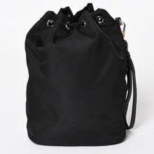画像をギャラリービューアに読み込む, 極美品 PRADA プラダ Re-Nylon 巾着型ポーチ 1NS369 トライアングルメタルプレート ミニバッグ クラッチバッグ ブラック シルバー金具 RFID 中古 4a004352
