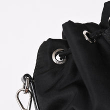画像をギャラリービューアに読み込む, 極美品 PRADA プラダ Re-Nylon 巾着型ポーチ 1NS369 トライアングルメタルプレート ミニバッグ クラッチバッグ ブラック シルバー金具 RFID 中古 4a004352