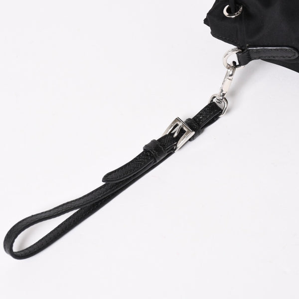 極美品 PRADA プラダ Re-Nylon 巾着型ポーチ 1NS369 トライアングルメタルプレート ミニバッグ クラッチバッグ ブラック シルバー金具 RFID 中古 4a004352