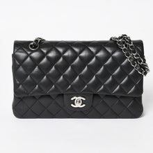 画像をギャラリービューアに読み込む, 極美品 CHANEL シャネル マトラッセ25 Wフラップ Wチェーンショルダーバッグ 19番台 ココマーク ラムスキン シルバー金具 中古 4a004347
