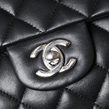 画像をギャラリービューアに読み込む, 極美品 CHANEL シャネル マトラッセ25 Wフラップ Wチェーンショルダーバッグ 19番台 ココマーク ラムスキン シルバー金具 中古 4a004347