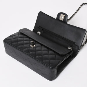 極美品 CHANEL シャネル マトラッセ25 Wフラップ Wチェーンショルダーバッグ 19番台 ココマーク ラムスキン シルバー金具 中古 4a004347