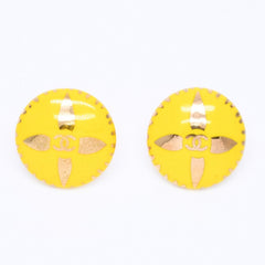 Very good condition CHANEL Coco mark earrings Weight approx. 29.89g 97P stamp Resin GP Metal Gold Yellow Binaural Used 4c069685
