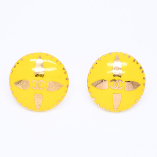Very good condition CHANEL Coco mark earrings Weight approx. 29.89g 97P stamp Resin GP Metal Gold Yellow Binaural Used 4c069685