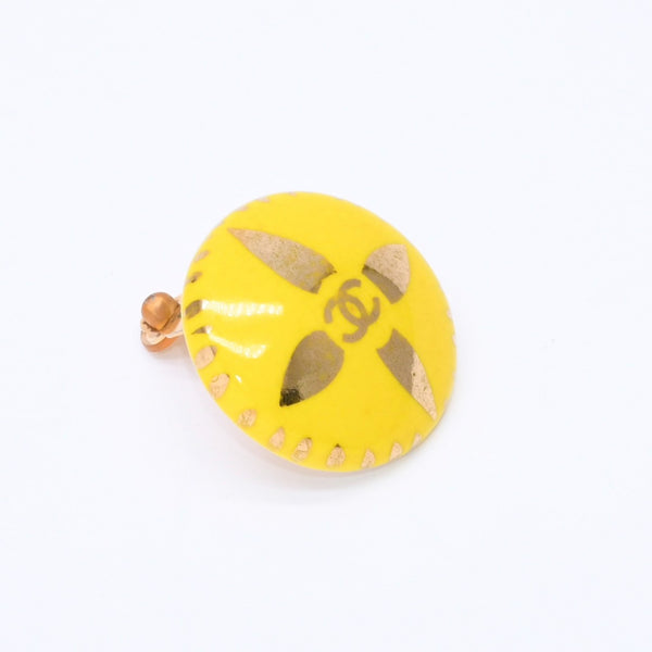 Very good condition CHANEL Coco mark earrings Weight approx. 29.89g 97P stamp Resin GP Metal Gold Yellow Binaural Used 4c069685