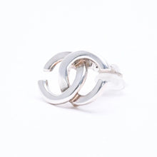 Load image into Gallery viewer, CHANEL シャネル VINTAGE ヴィンテージ ココマーク イヤリング 重量約6.14g 01A刻印 メタル シルバー 両耳用 美品 中古 4c069468