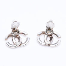 Load image into Gallery viewer, CHANEL シャネル VINTAGE ヴィンテージ ココマーク イヤリング 重量約6.14g 01A刻印 メタル シルバー 両耳用 美品 中古 4c069468