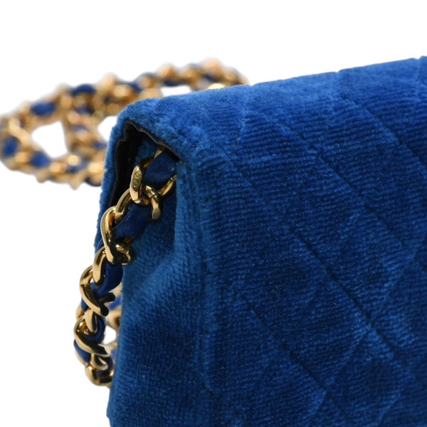 極美品 CHANEL シャネル マイクロ マトラッセ チェーンショルダーバッグ 1番台 ココマーク ベロア レザー ブルー 中古 4a002798