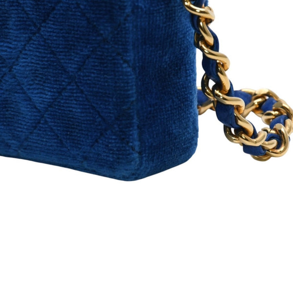 極美品 CHANEL シャネル マイクロ マトラッセ チェーンショルダーバッグ 1番台 ココマーク ベロア レザー ブルー 中古 4a002798
