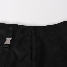 画像をギャラリービューアに読み込む, PRADA プラダ Re-Nylonトライアングルロゴ スカート 21H875 ストライプ メタルバックル 36Sサイズ ブラック シルバー金具 美品 中古 4a004299