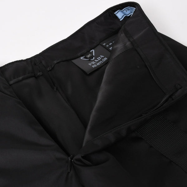 PRADA プラダ Re-Nylonトライアングルロゴ スカート 21H875 ストライプ メタルバックル 36Sサイズ ブラック シルバー金具 美品 中古 4a004299