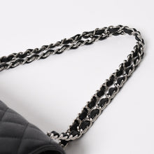 画像をギャラリービューアに読み込む, 新品同様 CHANEL シャネル デカマトラッセ33 チェーンショルダーバッグ 17番台 ココマーク キャビアスキン ブラック SV金具 中古 4a004396