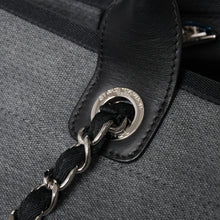 Load image into Gallery viewer, 新品同様 CHANEL シャネル Deauville TGM ドーヴィルTGM 2WAYバッグ 16番台 ココマーク キャンバス レザー グレー 中古 4a004385
