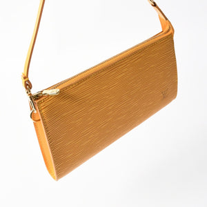 極美品 LOUIS VUITTON ルイヴィトン ポシェット アクセソワール アクセサリーポーチ M52959 エピレザー イエロー ゴールド金具 中古 4a003941