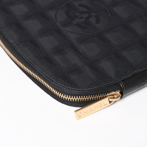 CHANEL New Travel Line Multi Pouch CD Case Accessory Case Black Coco Mark Nylon Jacquard Fabric Gold Hardware Good Condition Used 4a003890