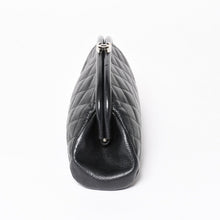Load image into Gallery viewer, 極美品 CHANEL シャネル タイムレス クラシック クラッチバッグ 11番台 ココマーク キャビアスキン キルティング シルバー金具 中古 4a004166