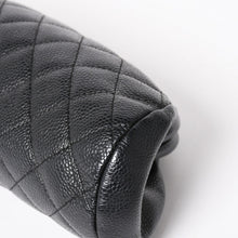Load image into Gallery viewer, 極美品 CHANEL シャネル タイムレス クラシック クラッチバッグ 11番台 ココマーク キャビアスキン キルティング シルバー金具 中古 4a004166