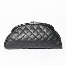 Load image into Gallery viewer, 極美品 CHANEL シャネル タイムレス クラシック クラッチバッグ 11番台 ココマーク キャビアスキン キルティング シルバー金具 中古 4a004166