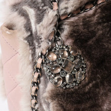 Load image into Gallery viewer, CHANEL シャネル 15AW マトラッセ Sフラップ Wチェーンショルダーバッグ A93054 21番台 ココマーク オリラグファー 美品 中古 4a004243