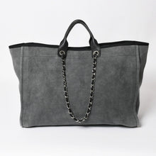 Load image into Gallery viewer, 新品同様 CHANEL シャネル Deauville TGM ドーヴィルTGM 2WAYバッグ 16番台 ココマーク キャンバス レザー グレー 中古 4a004385