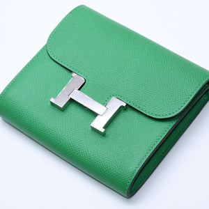 Like new condition HERMES bi-fold wallet, silver hardware, Veau Epsom leather, green. ◻R stamp, used, 4a004395