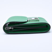 Load image into Gallery viewer, 新品同様品 HERMES エルメス 二つ折り財布 折り財布 シルバー金具 ヴォーエプソン グリーン 緑 ◻︎R刻印 中古 4a004395