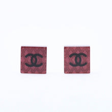 Load image into Gallery viewer, CHANEL シャネル ココマーク スクエアピアス 重量約2.92g 15S刻印 樹脂系 メタル クリア レッド 両耳用 美品 中古 67058