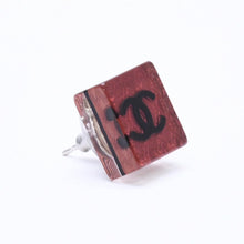 Load image into Gallery viewer, CHANEL シャネル ココマーク スクエアピアス 重量約2.92g 15S刻印 樹脂系 メタル クリア レッド 両耳用 美品 中古 67058