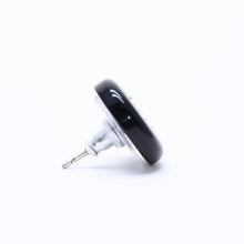 Load image into Gallery viewer, CHANEL シャネル ココマーク ピアス 重量約0.88g 05V刻印 樹脂系 ラインストーン ブラック 片耳用 美品 中古 51293