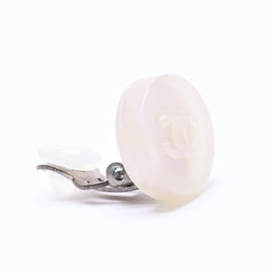 CHANEL シャネル ココマーク イヤリング 重量約3.69g 00C刻印 樹脂系 乳白色 ピンク オーロラ メタル シルバー 両耳用 美品 中古 62579