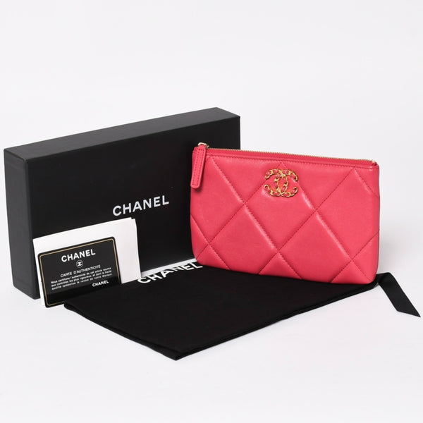 New and unused CHANEL CHANEL 19 Dizneuf Pouch AP1059 29th series Coco Mark Lambskin Pink Gold hardware Used 4a004291
