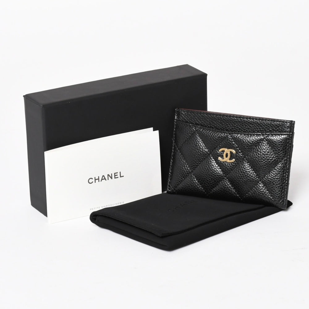 Like new CHANEL CHANEL Classic Card Case AP0213 Caviar Skin Matelasse Black Coco Mark Random Part Number Gold Hardware Used 4a004289