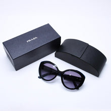 Load image into Gallery viewer, PRADA プラダ サングラス アイウェア SPR01Y-F 08V-08I サイズ56□18 140 ブラック ネイビー アセテート 美品 中古 4a004404