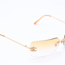 Load image into Gallery viewer, CHANEL シャネル リムレス サングラス アイウェア 4017-D c.125/56 サイズ62□17 120 ココマーク ラインストーン 美品 中古 4a004405