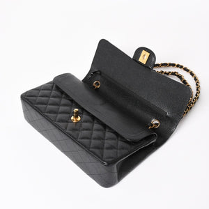 極美品 CHANEL シャネル マトラッセ25 Wフラップ Wチェーンショルダーバッグ キャビアスキン ゴールド金具 ランダム番台 ブラック ココマーク 中古 4a004409