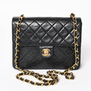 CHANEL Mini Matelasse Chain Shoulder Bag Lambskin Black Coco Mark Turn Lock Gold Hardware Good Condition Used 4a004410