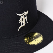 画像をギャラリービューアに読み込む, Fear of God Essentials フィアオブゴッド エッセンシャルズ 59FIFTY FEAR OF GOD ESSENTIALS ニューエラ サイズ7 3/8 ネイビー フラットバイザー ジェリーロレンゾ 良品 中古 4a003410