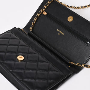 Very Good Condition CHANEL Matelasse Chain Shoulder Wallet Black No. 29 Lambskin Used 4a004343