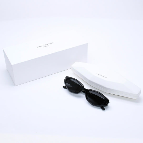 Very Good Condition GENTLE MONSTER VEGAX Sunglasses Size 54□20 145 Rhinestone Black Used 4a004287