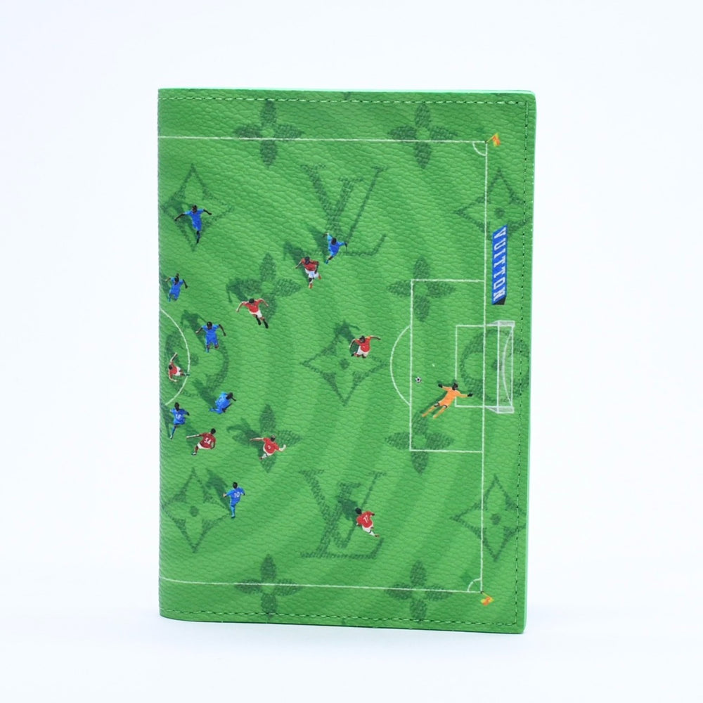 新品未使用 LOUIS VUITTON ルイヴィトン パスポートケース クーヴェルテュール パスポール モノグラムキャンバス M26794 グリーン 中古 4a004753