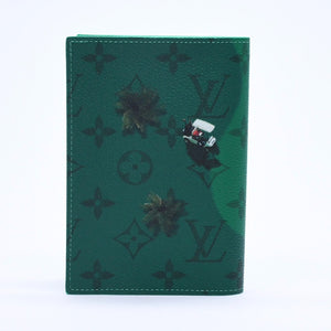 新品未使用 LOUIS VUITTON ルイヴィトン パスポートケース クーヴェルテュール パスポール モノグラムキャンバス M14875 グリーン 中古 4a004754