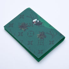 画像をギャラリービューアに読み込む, 新品未使用 LOUIS VUITTON ルイヴィトン パスポートケース クーヴェルテュール パスポール モノグラムキャンバス M14875 グリーン 中古 4a004754
