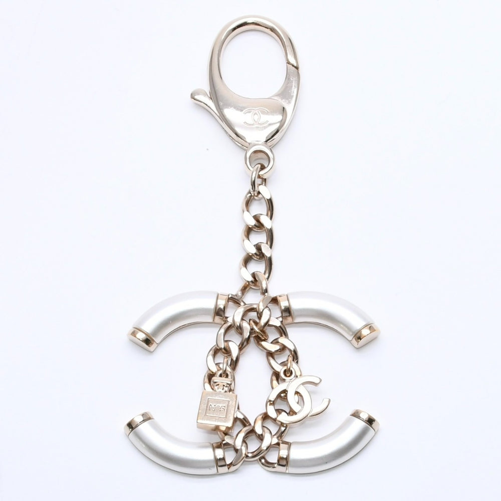 CHANEL シャネル ココマーク キーチャーム キーホルダー パヒューム 重量約31.19g B18B刻印 GP メタル ホワイト ゴールド美品 中古 4a004605