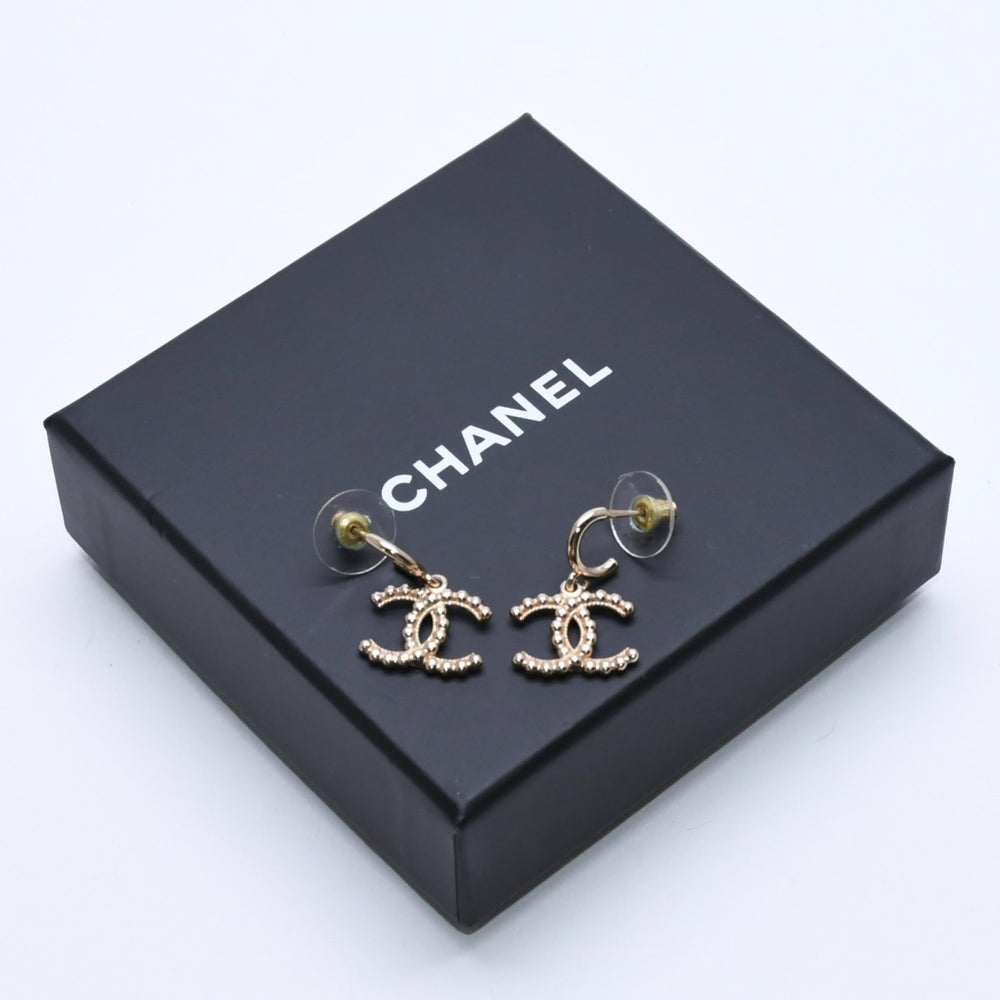 極美品 CHANEL シャネル ココマーク スイング ピアス L22C刻印 ココマーク ゴールド 重量4,07g 中古 4a004593
